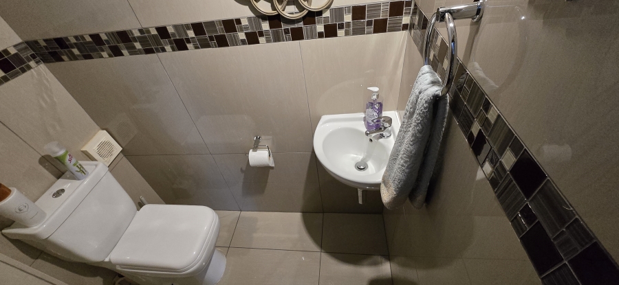 To Let 3 Bedroom Property for Rent in Cashan North West